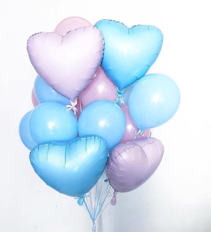 Сине розовые шары. Синие шары воздушные. Розово голубые шары. Облако из воздушных шаров. Шарики голубые и розовые.